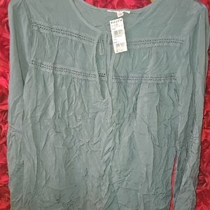 Tilly's NWT Green Long Sleeve Tie Front Blouse With Keyhole Front Size Large